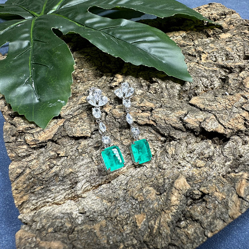 Birthday celebration Jewelry a meaningful jewelry piece earrings 8A grade high carbon diamond shines bright like a star Precisely proportionate cut 8A grade high carbon diamond