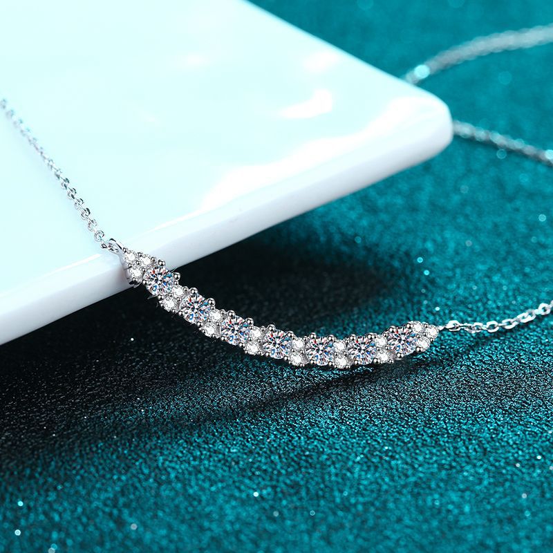 Valentine's Day gift Gracious hostess gift Pendant necklace Perfectly cut D-grade Moissanite Durable D-grade Moissanite