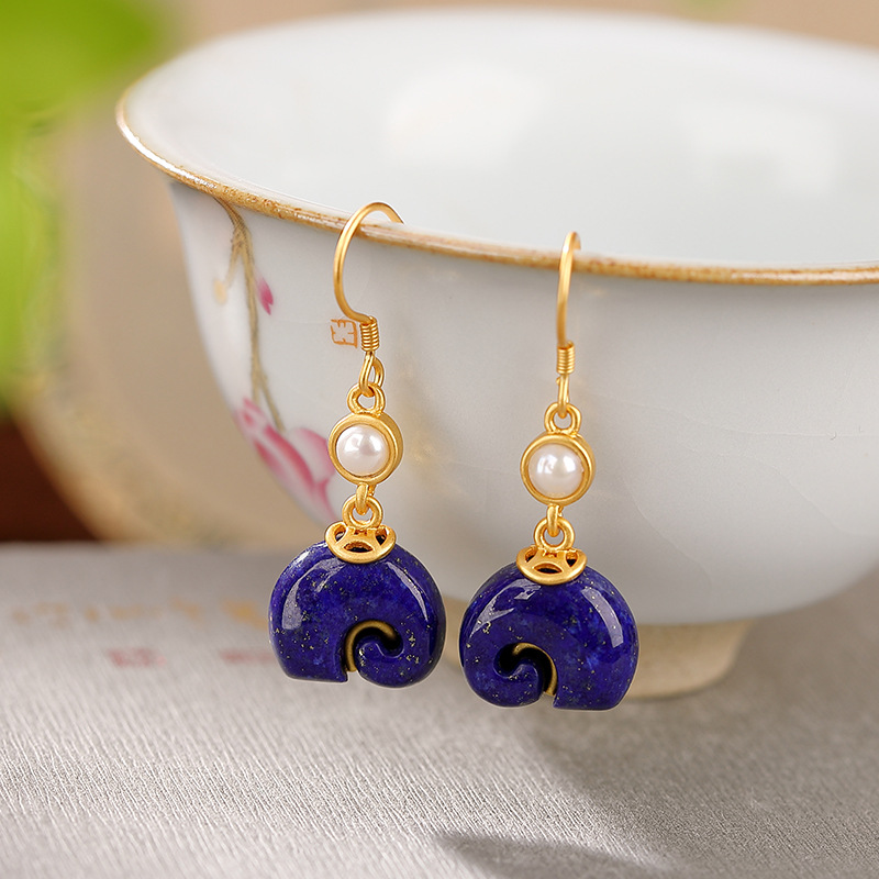 Photoshoot jewelry for Hostess earrings Vivid hue Vivid hue