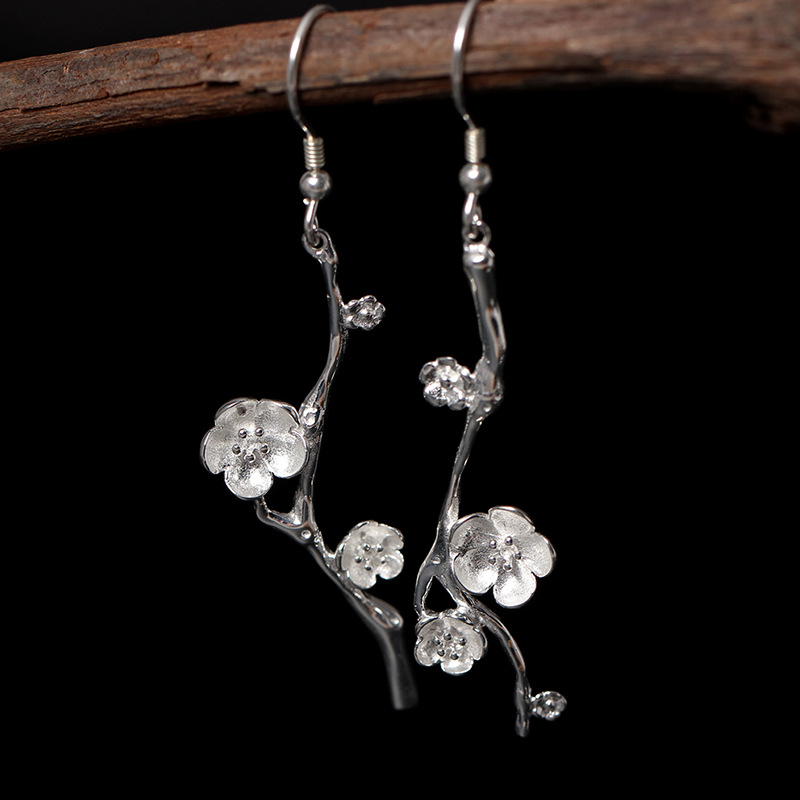 Minimalist jewelry Surprise gift for your wife earrings Silver Earrings Crafted using traditional techniques