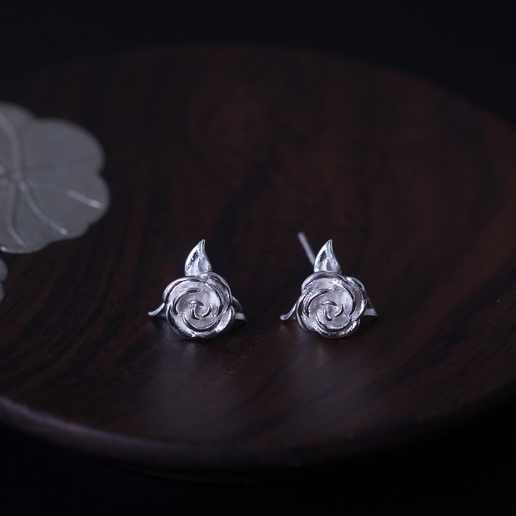 Durable Jewelry a beautiful piece of jewelry earrings Silver Earrings Smooth setting without scratching clothes