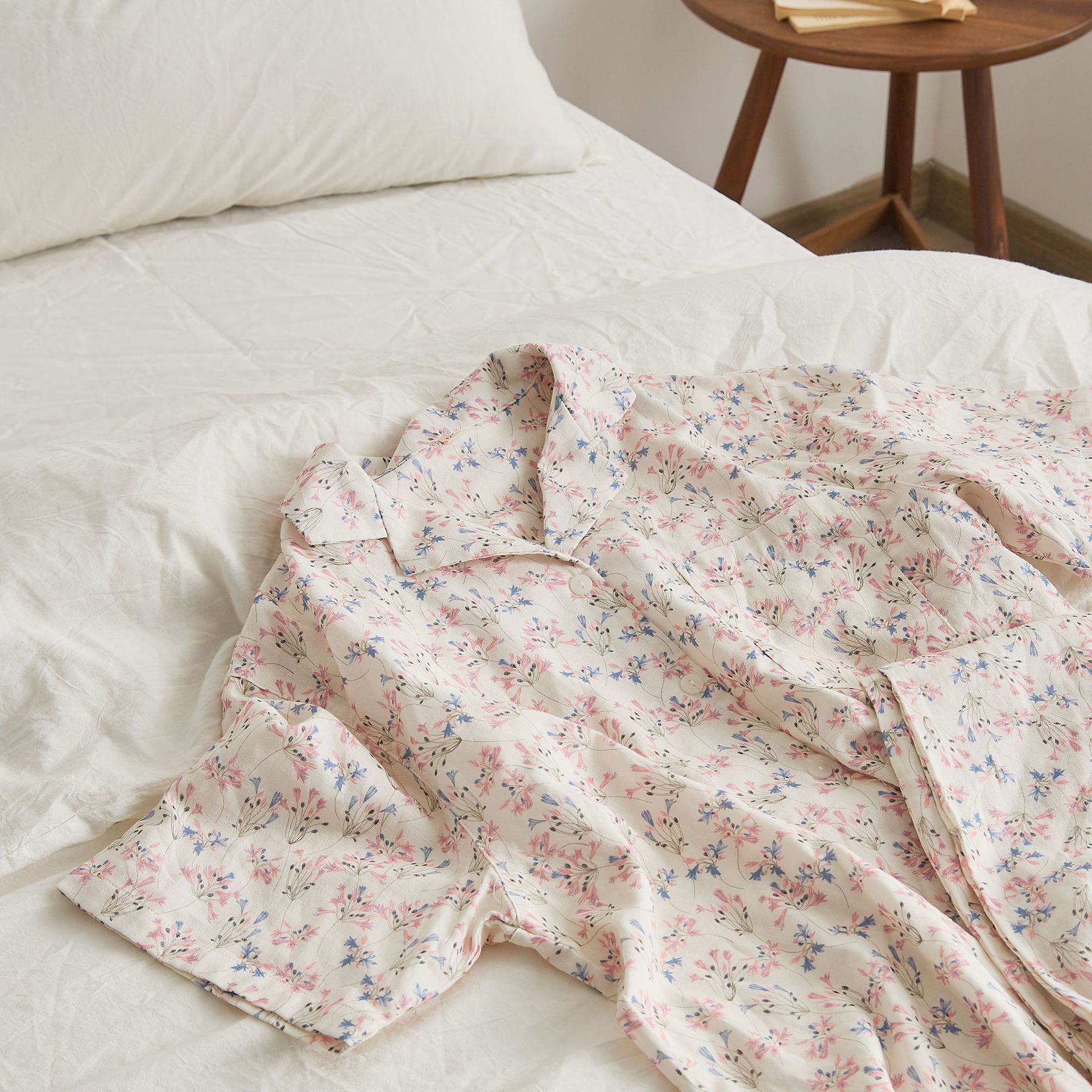 Comfortable and stylish natural loungewear pajamas 100٪ cotton pajamas Improves sleep quality