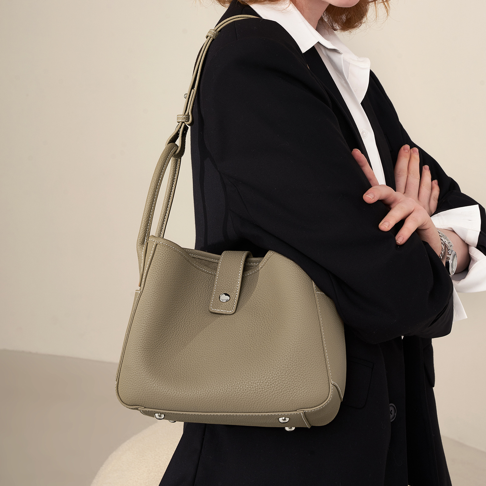 Chic and sophisticated bags for work or play For the Sophisticated and elegant lady bags Full hand feeling Compact texture