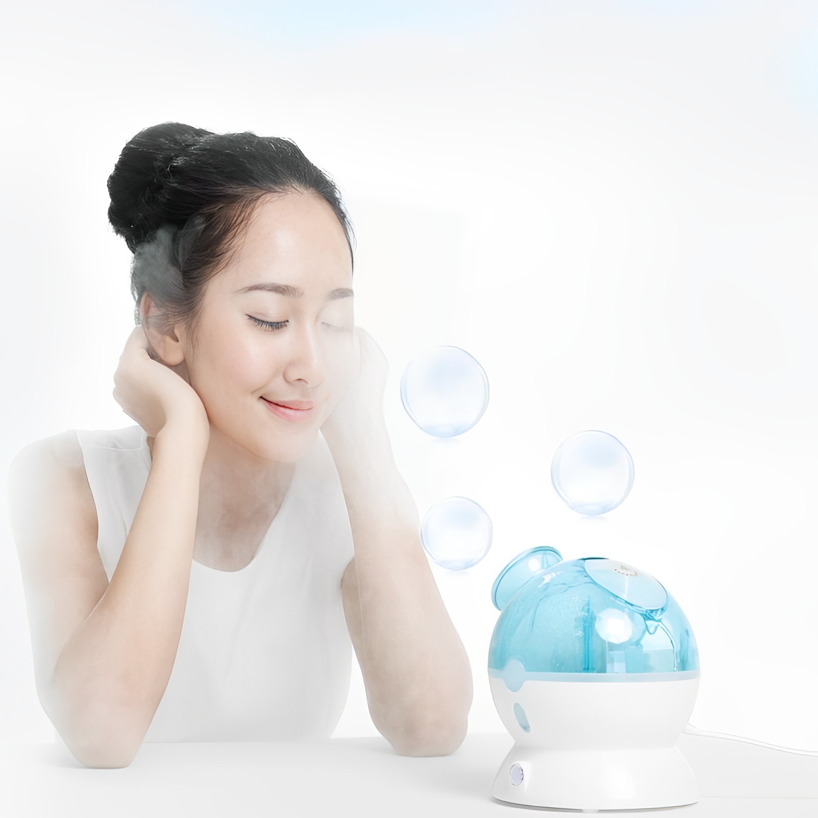 Quick Mist for Refreshed Eyes | Facial Steamer with Elegant Nozzle Design | Globe-shaped Body | Easy One-button Operation | Max Water Level Line
