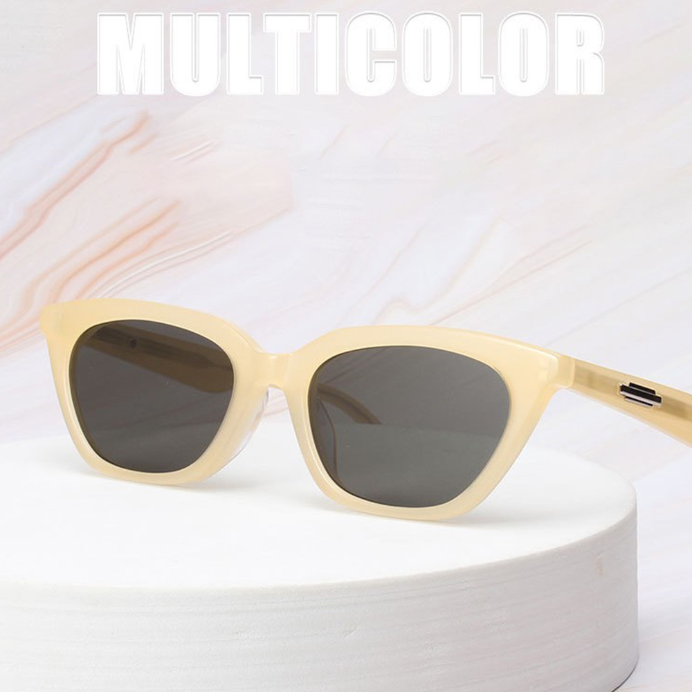 UV 400 shades for a cool look Sunglasses Sheet Sunglasses Smooth and polished surface