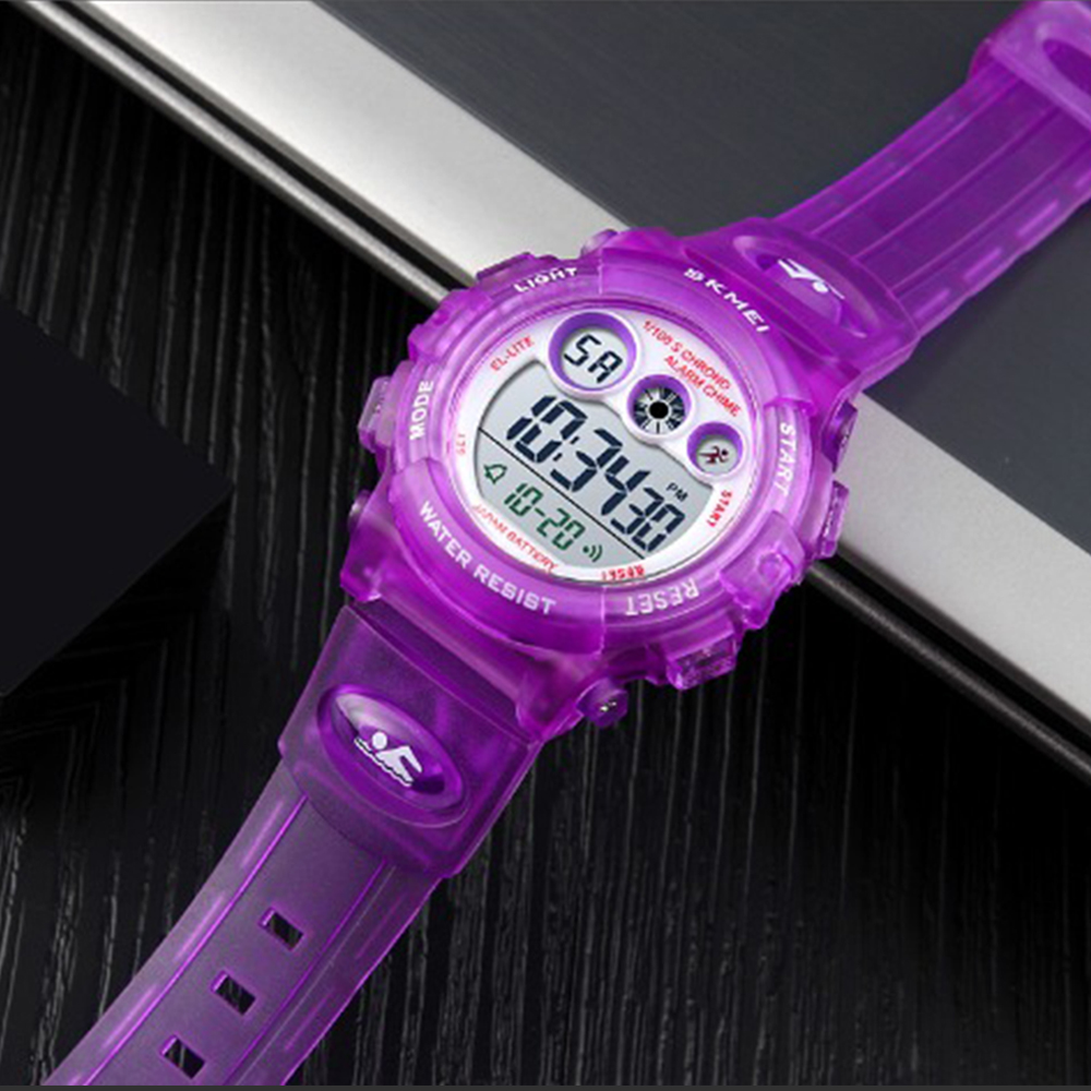 Two-tone design for a modern twist watch Children's Watch
 Reliable water resistance for everyday activities