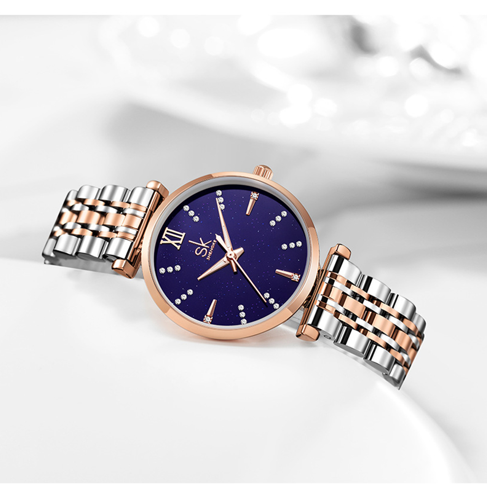 Two-tone design for a modern twist watch Fashion Women's Watch Reliable water resistance for everyday activities