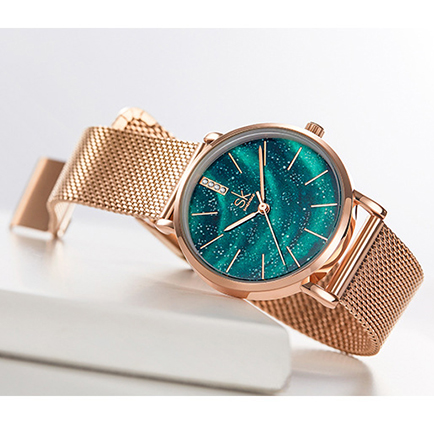 Minimalist style with clean lines watch Fashion Women's Watch Stylish trendy aesthetic for a fashionable look