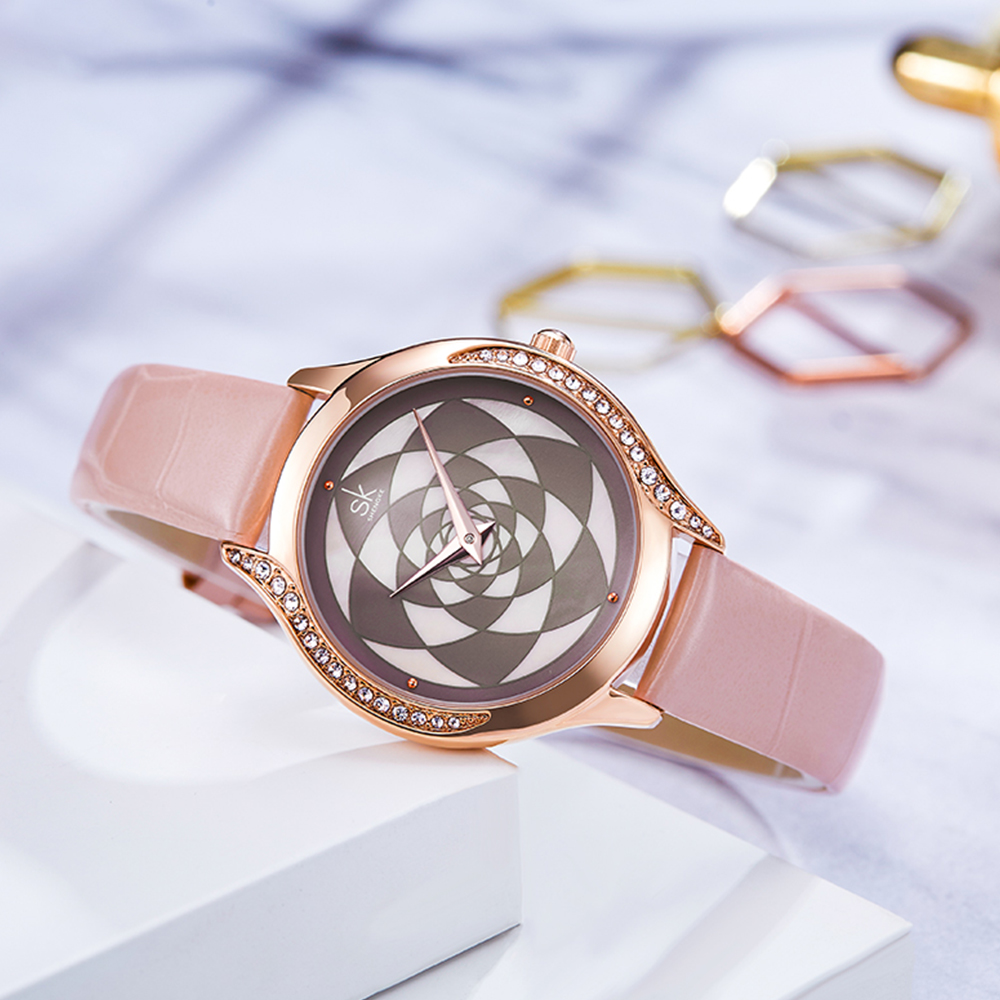 Vintage-inspired aesthetic for a retro charm watch Fashion Women's Watch On-trend aesthetics elevate your style effortlessly
