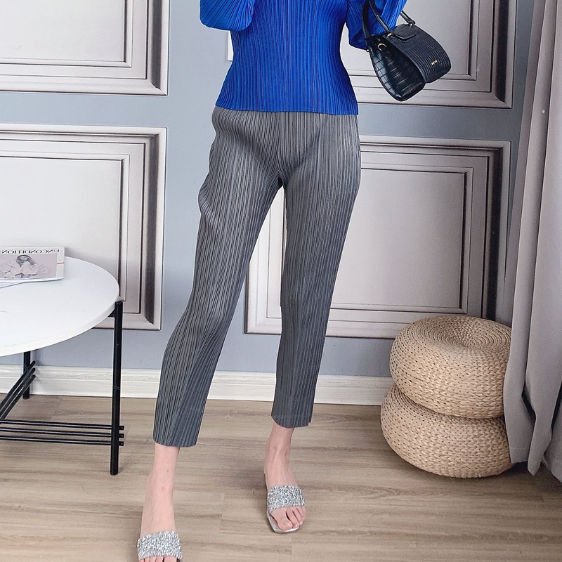 Embrace Contemporary Chic lady's fashion Fashion Pants Flatter your figure with our stylish pant designs