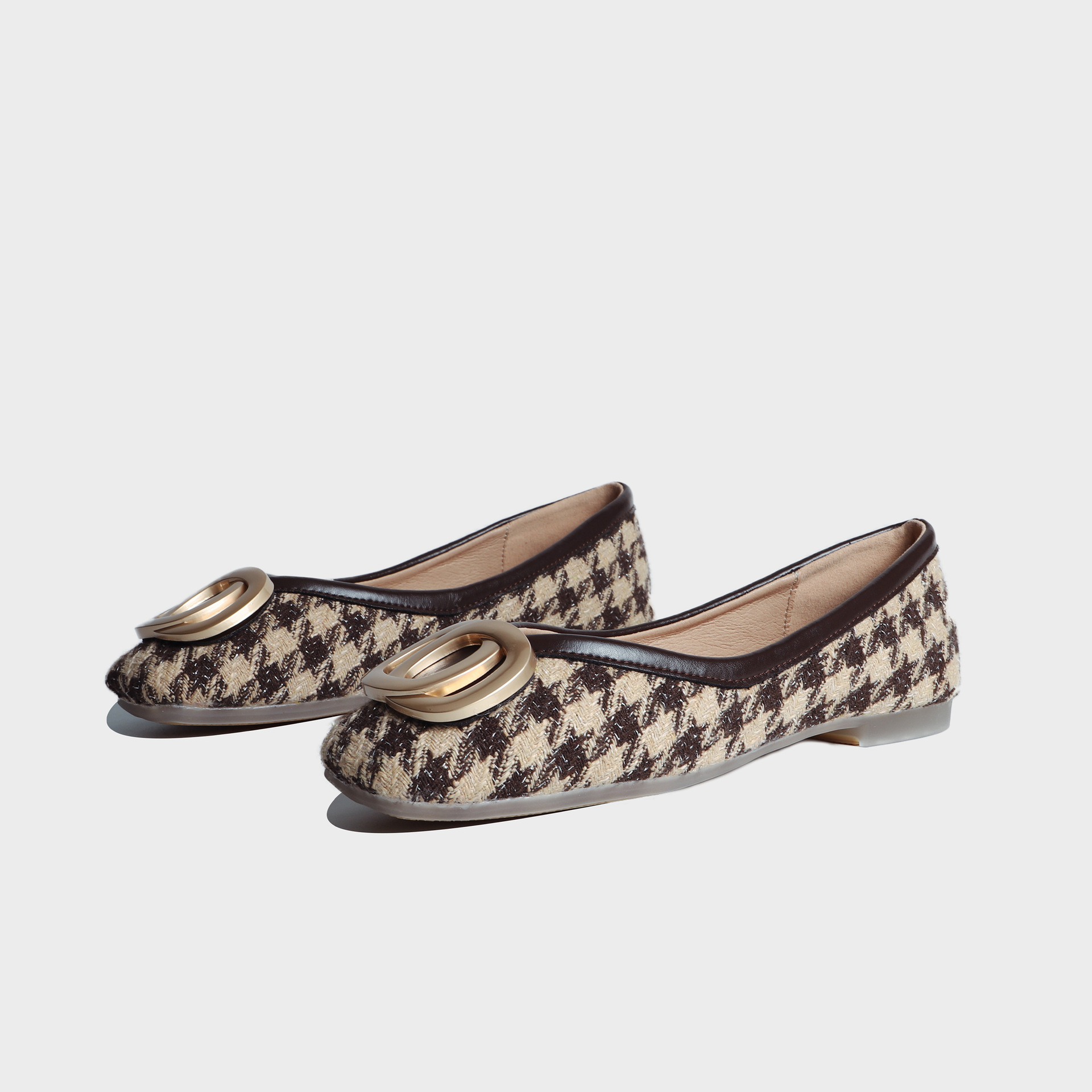 Fashionable and trendy for the style-conscious Flats Walk in style and comfort with flats