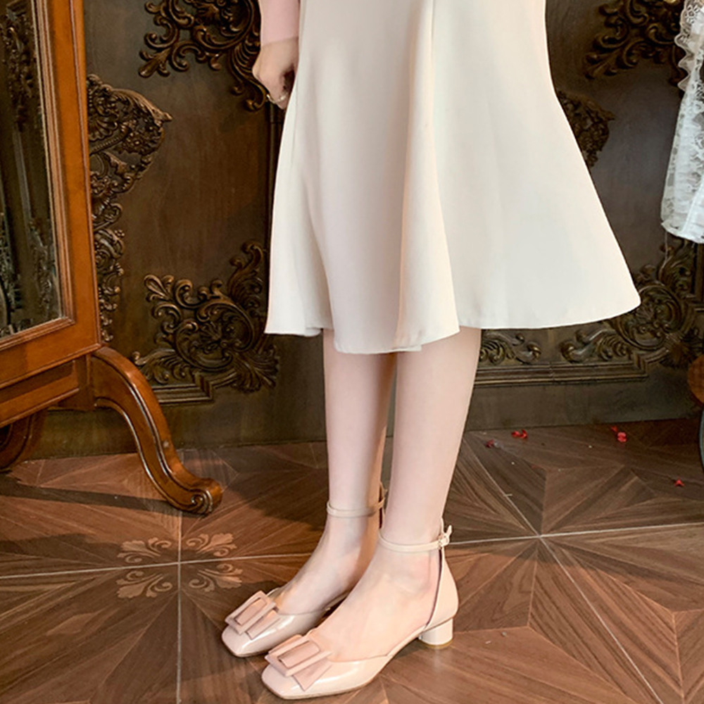 Feminine and delicate for a soft touch Dress Sandals Step up your style game with dress sandals