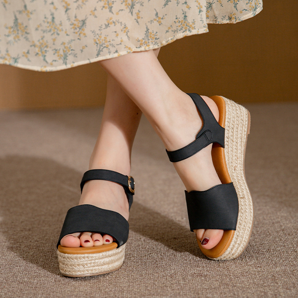 Sleek and minimalistic for a modern appeal Dress Sandals Complete your outfit with these stylish sandals