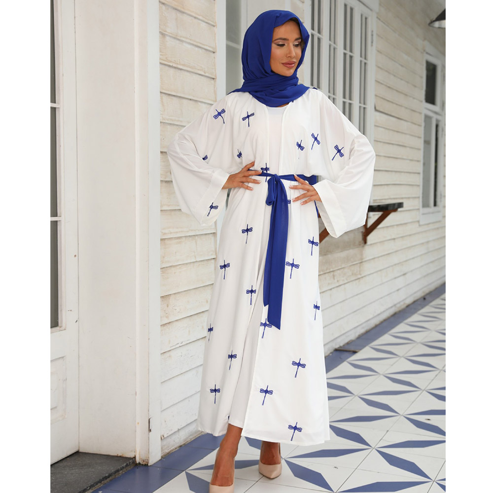 Elegant Muslim women's fashionable embroidered long robe