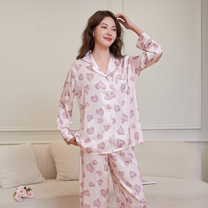 Cool spring and summer long-sleeved ice silk pajamas for women summer silk pajamas set can be worn outside ladies pajamas home clothes