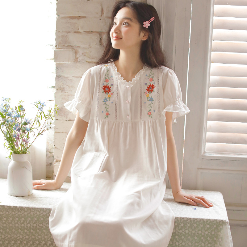 Double-layer Cotton Short-Sleeve Nightgown, Fresh and Sweet with Lace Trim, Round Neckline Embroidery, Women's Loungewear