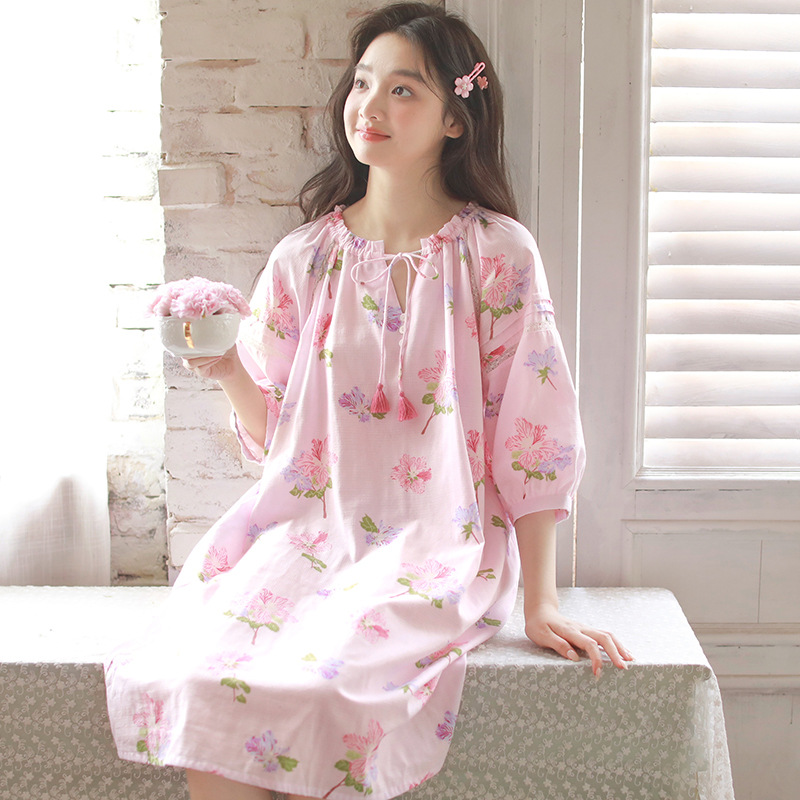 24 new women's cotton double-layer yarn mid-sleeve nightdress round neck lace loose outer wear three-quarter sleeve nightdress